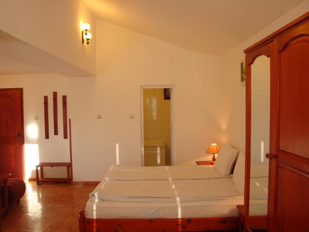 Family Hotel Diana Lyaskovo  Exterior photo